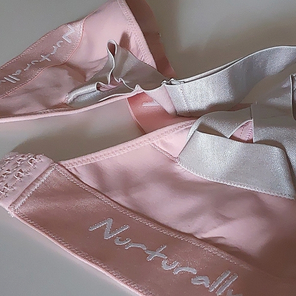 Hands Free Pumping Bra Adjustable Nuturally by Chrome Cherry, Pink, One Size - Picture 4 of 6